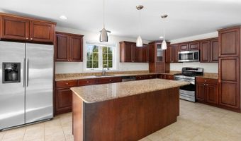 183 Skyline Rd, Bangor, ME 04401