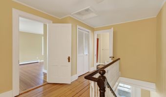 997 Washington St, Bath, ME 04530