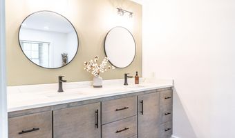707 Alexander Dr, Aberdeen, NC 28315