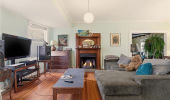 51 Warner St, Newport, RI 02840