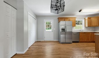 76 Selwyn Rd, Asheville, NC 28806