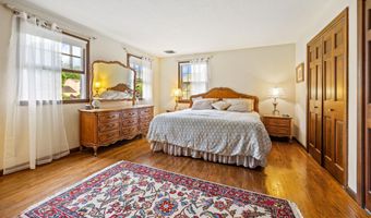 620 Riverside Dr, Cheshire, CT 06410