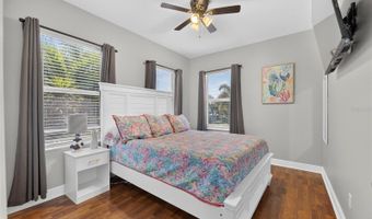 5216 POINT HARBOR Ln, Apollo Beach, FL 33572