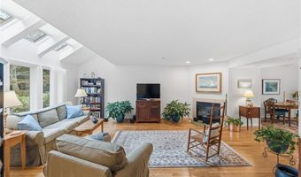 73 Oceanwoods Dr, North Kingstown, RI 02852