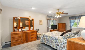 36 Primrose Ln 36, North Providence, RI 02904