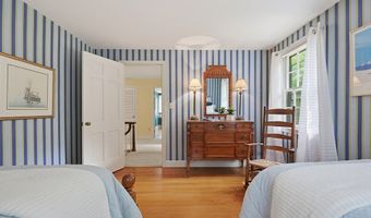 32 Thayer Farm Rd, Attleboro, MA 02703