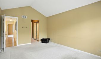 1956 N Silver Lake Rd, Arlington Heights, IL 60004