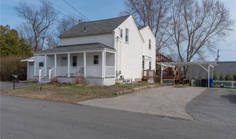 40 Cedar St, Johnston, RI 02919