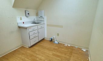 160 Wolcott St, Bristol, CT 06010