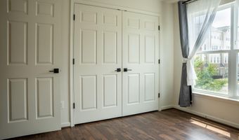 42243 CANARY GRASS Sq, Aldie, VA 20105
