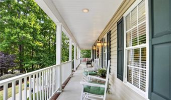 697 Graceland Dr, Asheboro, NC 27205