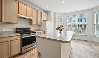 6949 BANCHORY Ct, Alexandria, VA 22315
