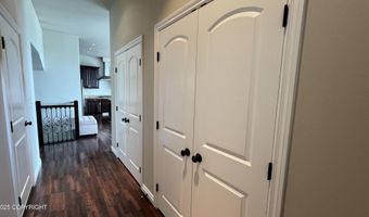 1226 Northpointe Bluff Dr, Anchorage, AK 99501