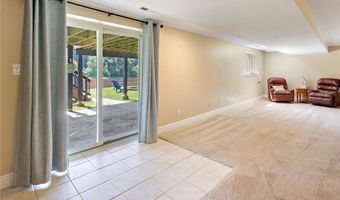 638 Oak Springs Trail Dr, Ballwin, MO 63021