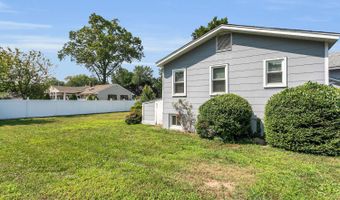 324 E End Ave, Belford, NJ 07718