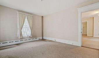 9 Willow St, Auburn, ME 04210