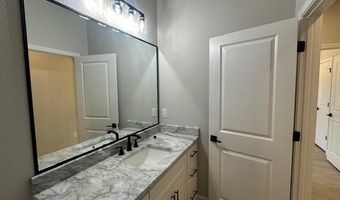 1001 Duke Dr, Bauxite, AR 72011