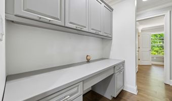 10514 E Brainerd Rd, Apison, TN 37302