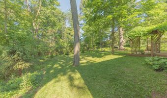 2728 Kimberley Rd, Ann Arbor, MI 48104