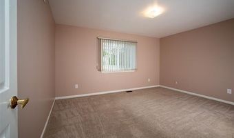 14810 Paris Ct, Allen Park, MI 48101