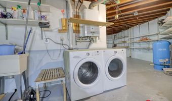 17200 Pella Rd, Adams, NE 68301
