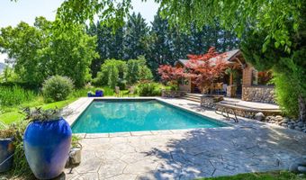 550 Crowson Rd, Ashland, OR 97520