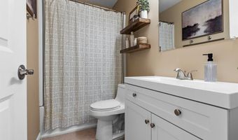 413 Holly Garden Ct, Ballwin, MO 63021