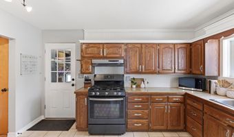 702 N Van Buren St, Auburn, IN 46706