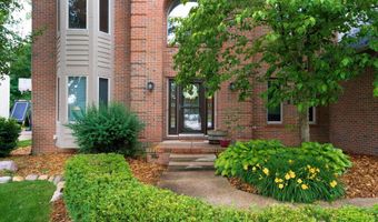 4614 Sawgrass Dr W, Ann Arbor, MI 48108