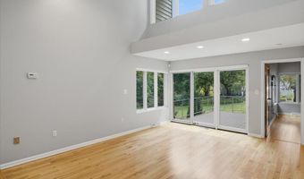 5 Newell Ct, Albany, NY 12204