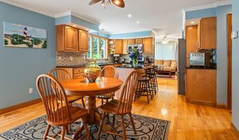 9 Santom St, Auburn, MA 01501