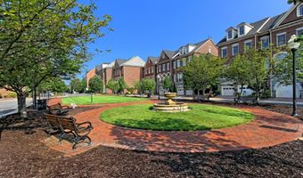 4950 BRENMAN PARK Dr 308, Alexandria, VA 22304
