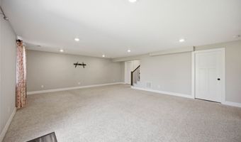 706 NE Country Meadow Dr, Ankeny, IA 50021