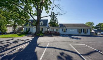101 S 7TH St, Akron, PA 17501