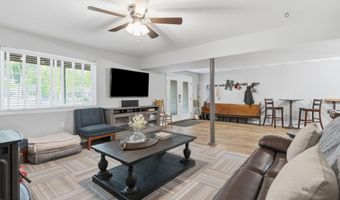 15 Bishop Cir, Albrightsville, PA 18210