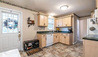 33 Merrimack Rd C, Amherst, NH 03031