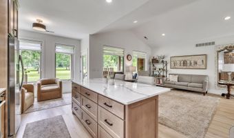 994 Emerald Hills Dr S, Arnolds Park, IA 51331