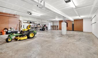 577 Schluersburg Rd, Augusta, MO 63332