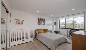 5500 HOLMES RUN Pkwy 1005, Alexandria, VA 22304