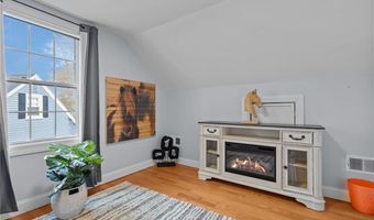 31 Swan St, North Providence, RI 02911