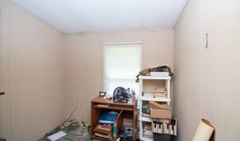 941 E Clayton Rd, Alderson, WV 24910