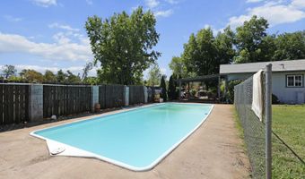 16832 Bunny Ln, Anderson, CA 96007