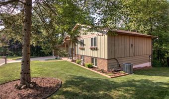 608 Manor Ct, Altoona, WI 54720