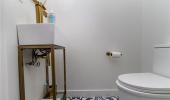 3 Onondega Rd, Narragansett, RI 02882