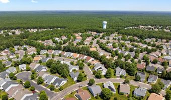 11 Jumping Brook Ln, Barnegat, NJ 08005