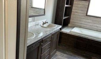 811 NE Front St, Millsap, TX 76066