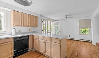 103 Gosset's Turn Dr, Middletown, RI 02842