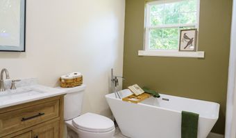 101 W College St, Ash Grove, MO 65604