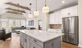 3078 N Spurway Dr, Ann Arbor, MI 48105