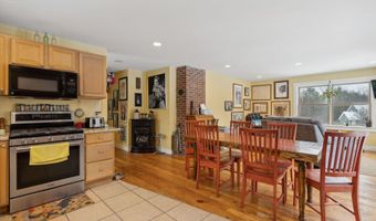 30 Pine Tree Ln, Augusta, ME 04330